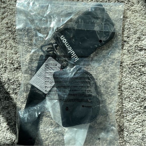 NWT LULULEMON Dual Pouch Wristlet - Picture 4 of 4